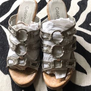 Cork 4”/1.5” platform wedge with metallic buckles